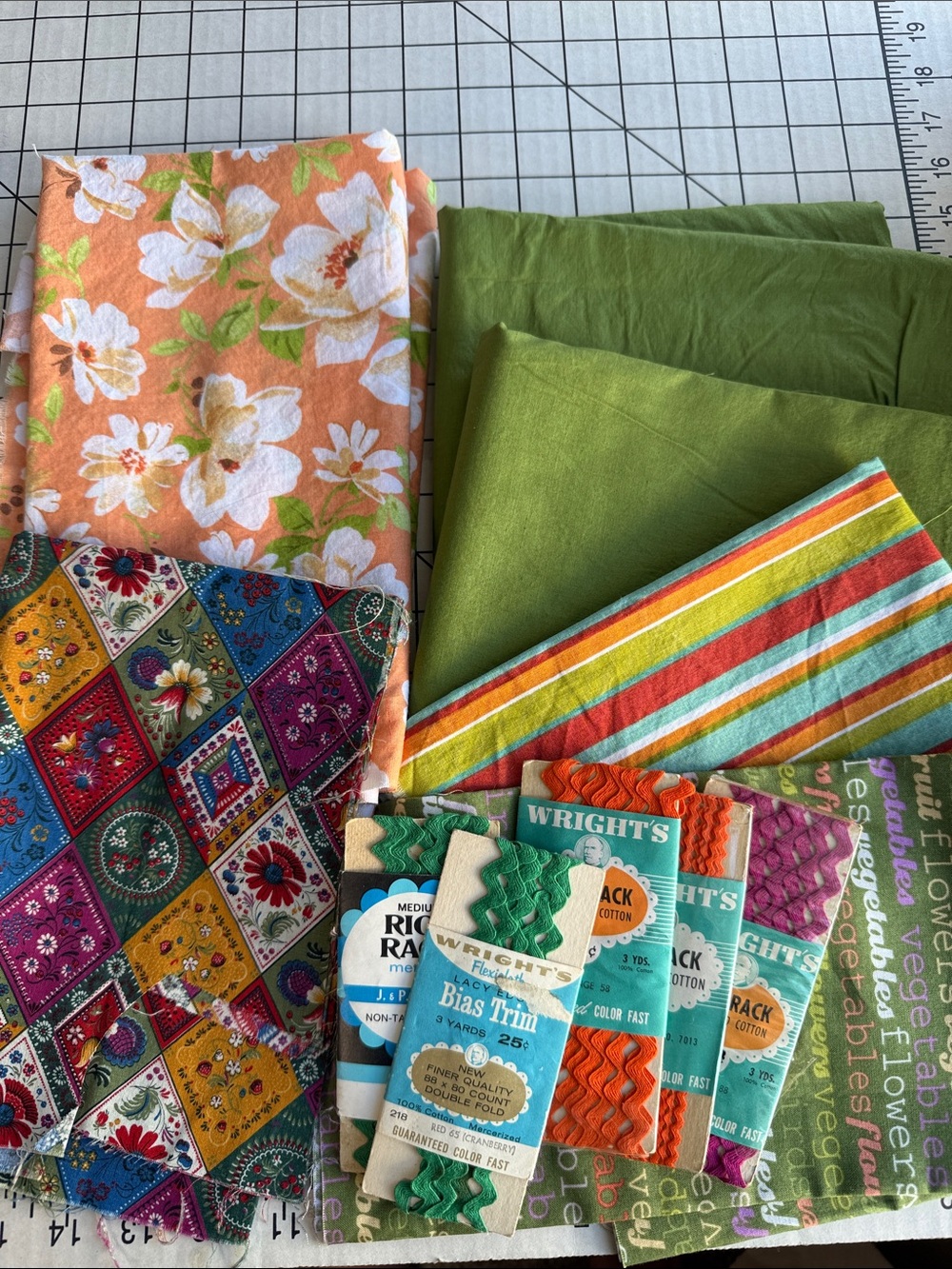 Vintage & Modern Fabric Remnants Lot Cotton Rick Rack Trim Quilting Doll Craft